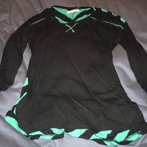 3/4 length sleeve shirt